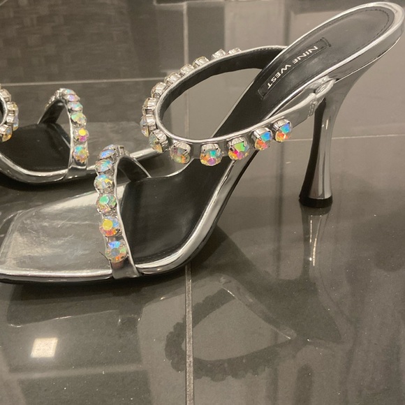 Nine West BNWT "Aria" Silver Heels Slide Sandals Sz 9 Crystal Stones - Picture 1 of 7